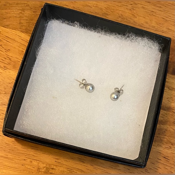 Swarovski IRIDESCENT RED & GREY crystal pearl earrings #10 NEW (2 pairs) - Picture 3 of 6